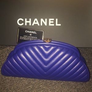 CHANEL lambskin kisslock clutch